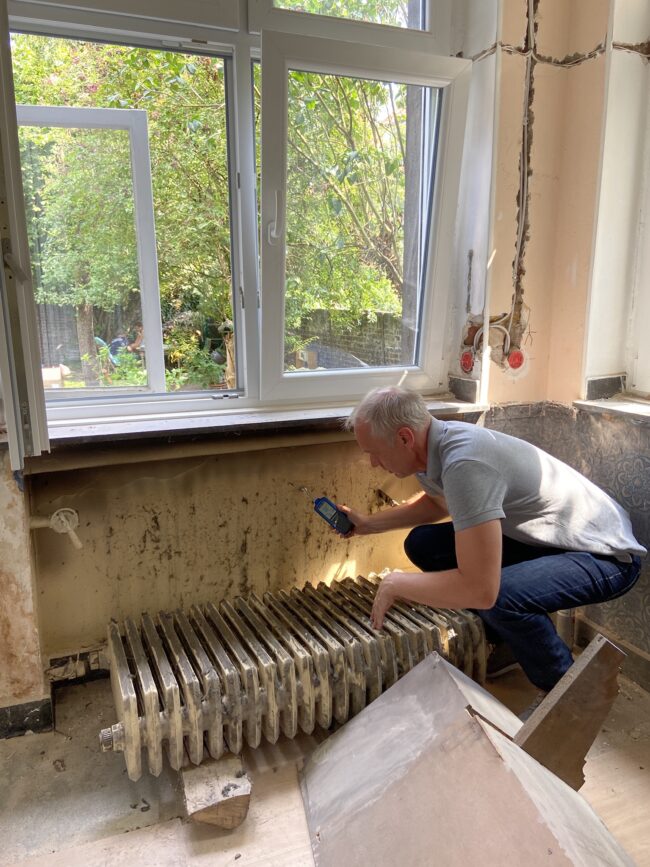 B2B0026F-5B11-40DD-B4C7-4A6761385600