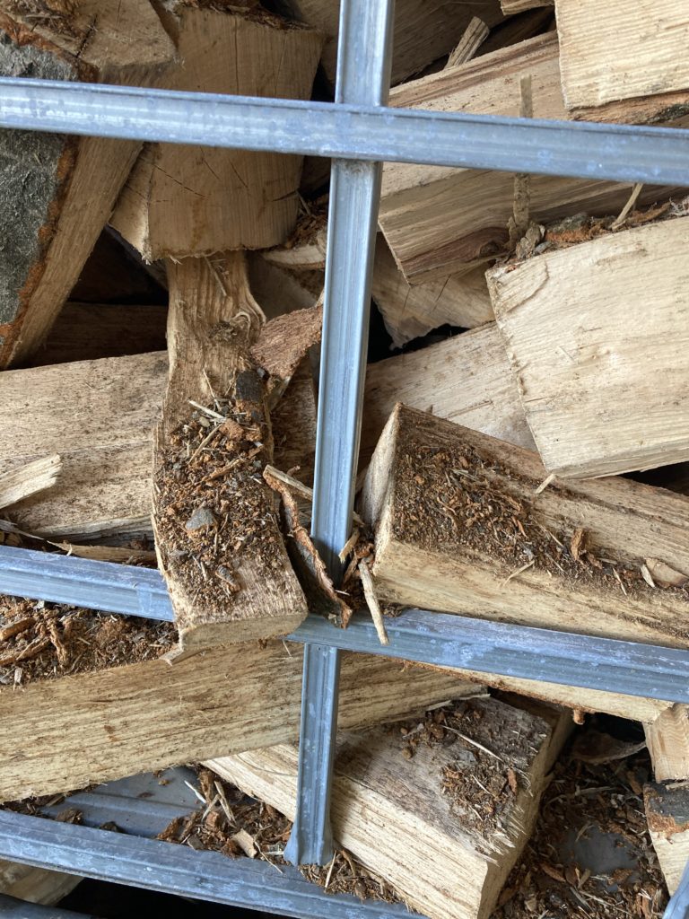Kaminholz Eichhorn, der größte Brennholz–Lieferant aus NRW